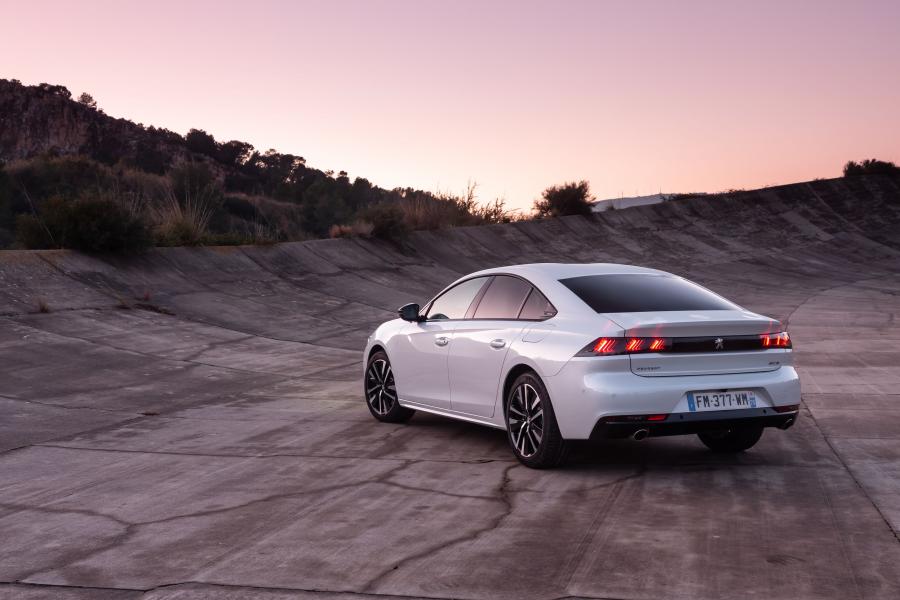  Peugeot 508 GT HYBRID 2019 года  (WW) (фото 17 из 40)